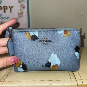 Coach Corner Zip Wristlet in Floral Cornflower Blue